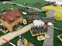 Les Russes et les Français sont presque au corps à corps.