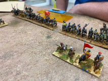 Une impressionnante ligne de cavalerie des Arabes en Inde au déploiement.