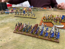L'infanterie lourde Samouraï se retire à couvert en découvrant la ligne de chars Chinois Zhou.