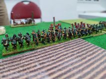 Mélange de Samouraïs arcs et Samouraïs katanas combattant côte à côte.