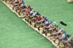Une ligne de chameaux Touaregs en formation de charge.