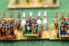 Les chars Impétueux des Indiens avancent vers l'ennemi Romain.