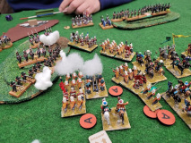 La cavalerie Ottomane charge sur la droite pendant que les combats font rage au centre.