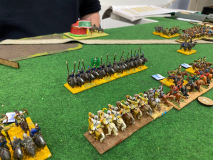 Les cataphractes Parthes avancent sans sourciller sous le feu des cavaliers arc ennemis.