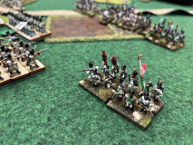 Les tirailleurs Italiens enfoncent la ligne adverse.