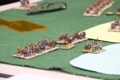 Infanterie Dace prenant position dans un terrain.