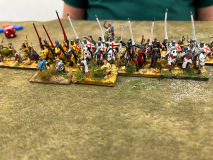 Ces 4 chevaliers semblent bien isolés au sein de l'armée des gueux !