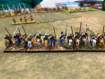 Les croisés et vassaux servant dans l'armée Teutonique, menée par un Frère de l'Ordre.