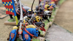 Les chevaliers des Condottiere Florentins s'élancent au galop dans la plaine.