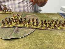 Les Incas se positionnent sur une colline.