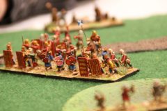 Des unités de Sparabaras et Immortels Perses adoptent une posture défensive.