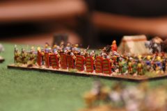 Sparabaras et Immortels Perses en position devant le camp.