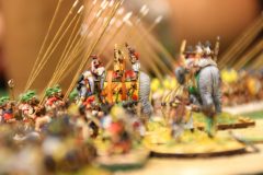 La mélée fait rage entre les Indiens et les Macédoniens !